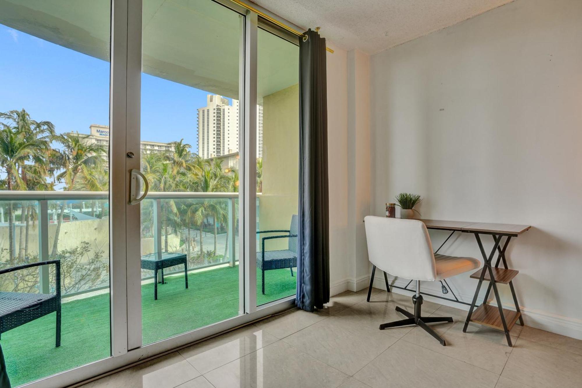 Ocean Reserve Luxury Condos Across From Sunny Isles Beach Майами-Бич Экстерьер фото