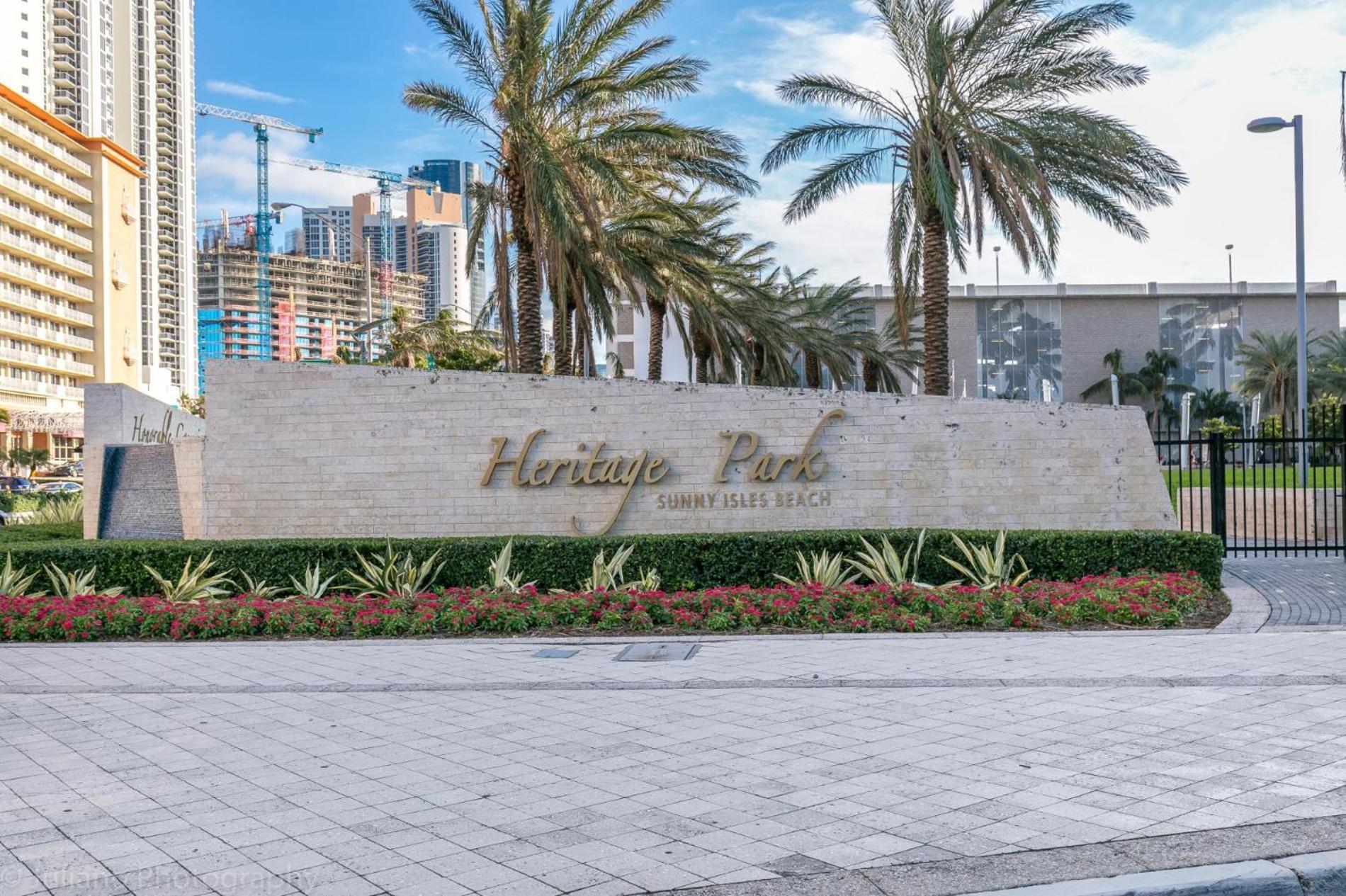 Ocean Reserve Luxury Condos Across From Sunny Isles Beach Майами-Бич Экстерьер фото