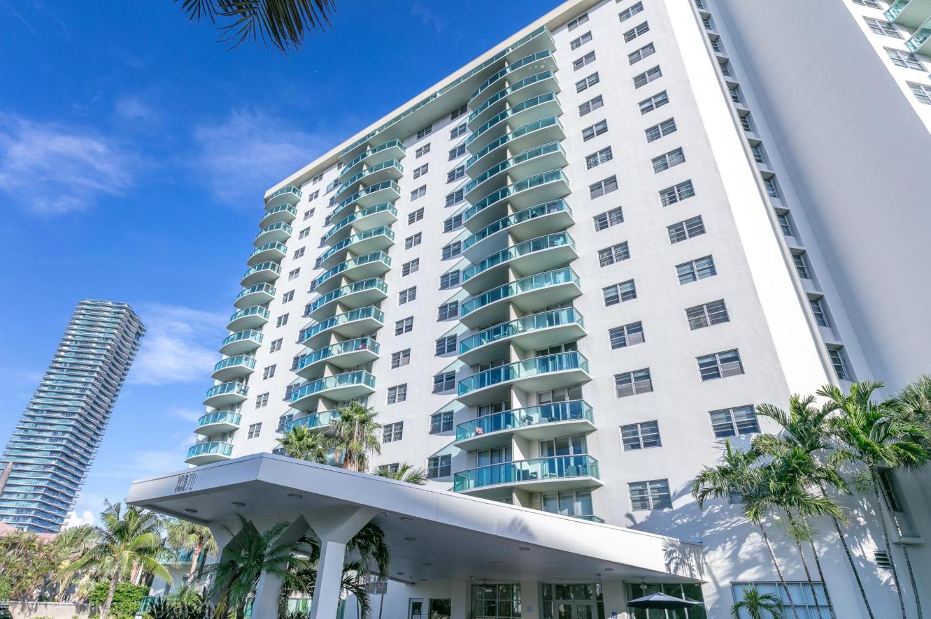 Ocean Reserve Luxury Condos Across From Sunny Isles Beach Майами-Бич Экстерьер фото